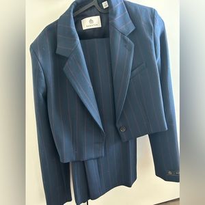 Babaton Aritzia Suit